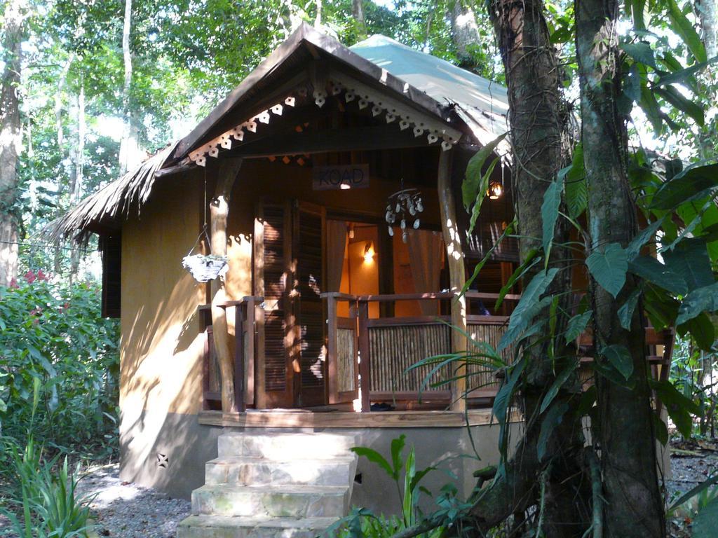 Korrigan Lodge Cahuita Exteriör bild