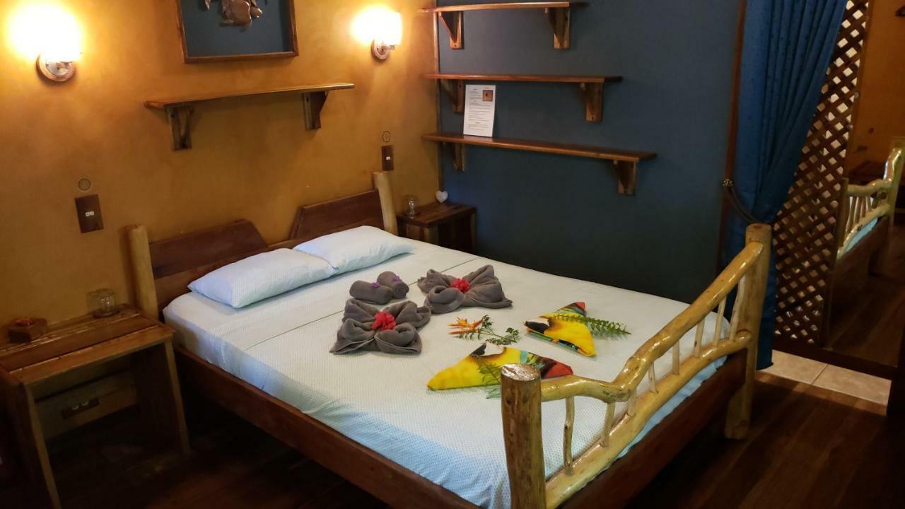 Korrigan Lodge Cahuita Exteriör bild